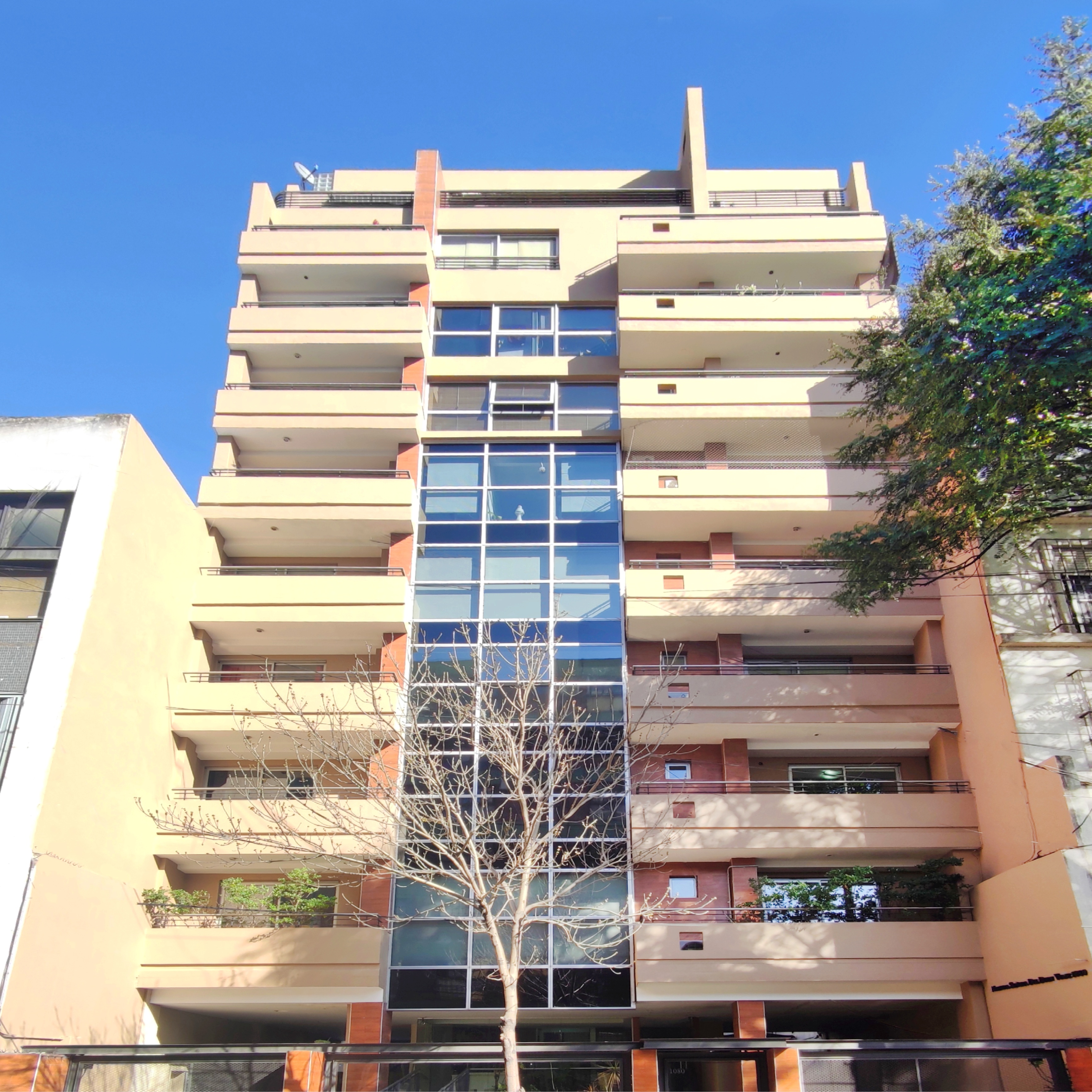 2 ambientes con terraza propia, cochera y baulera