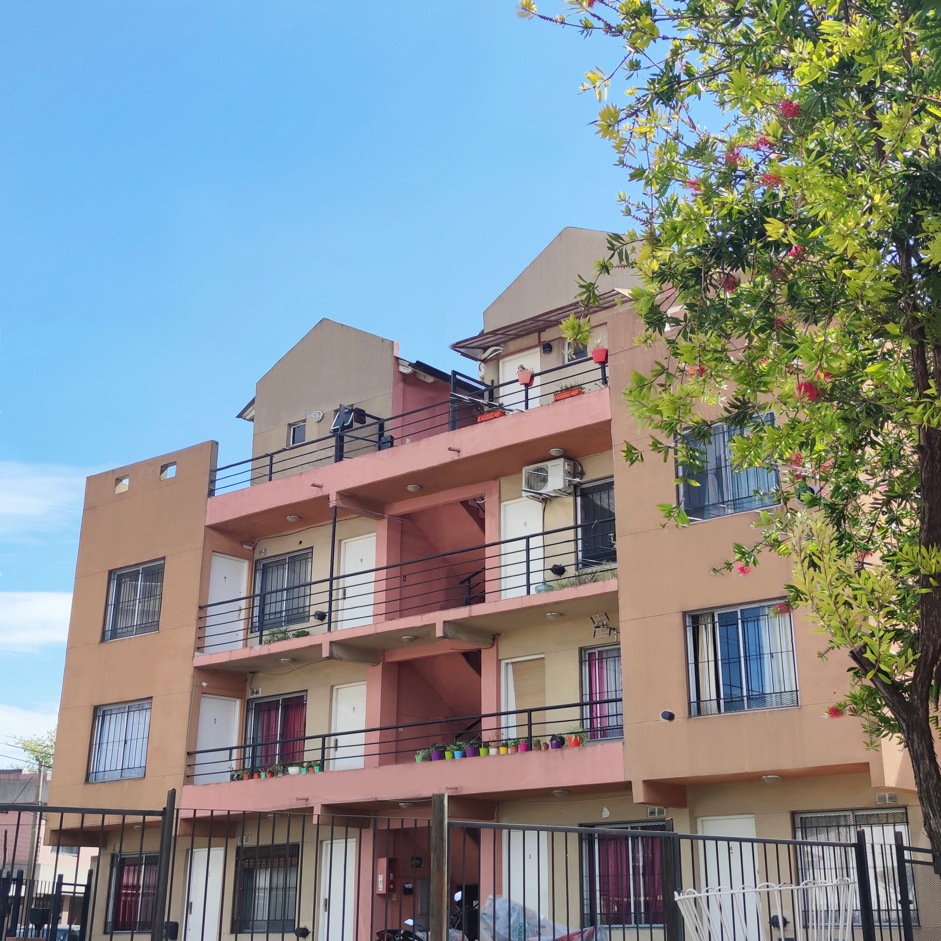 2 Ambientes Con Balcón Y Cochera