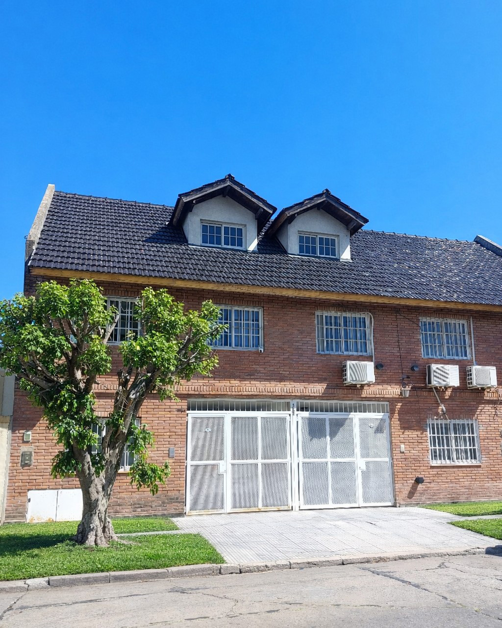 Triplex 4 Ambientes en Venta Haedo